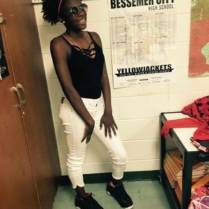 Meet your Posher, Azyia