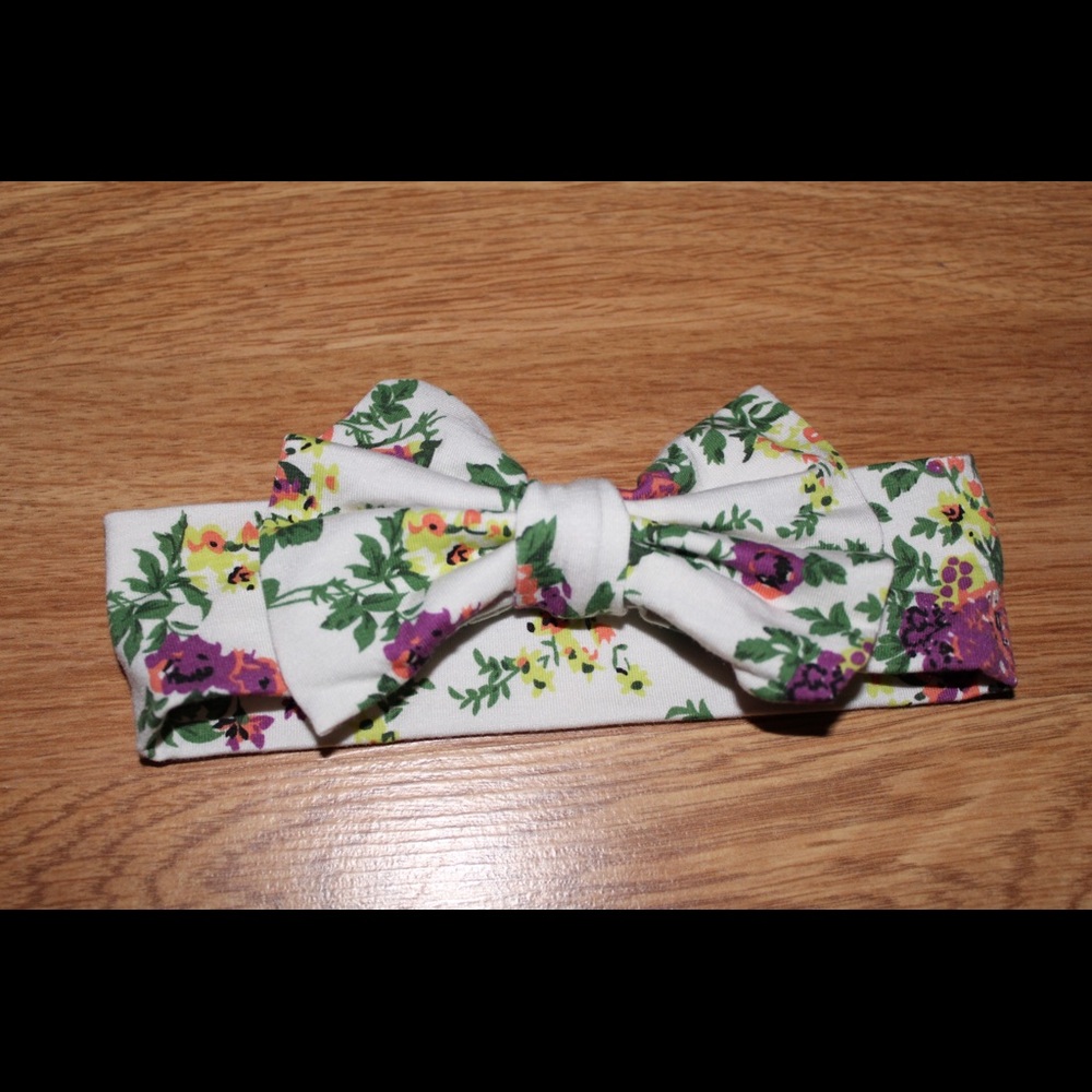 Baby headband/bow with floral design