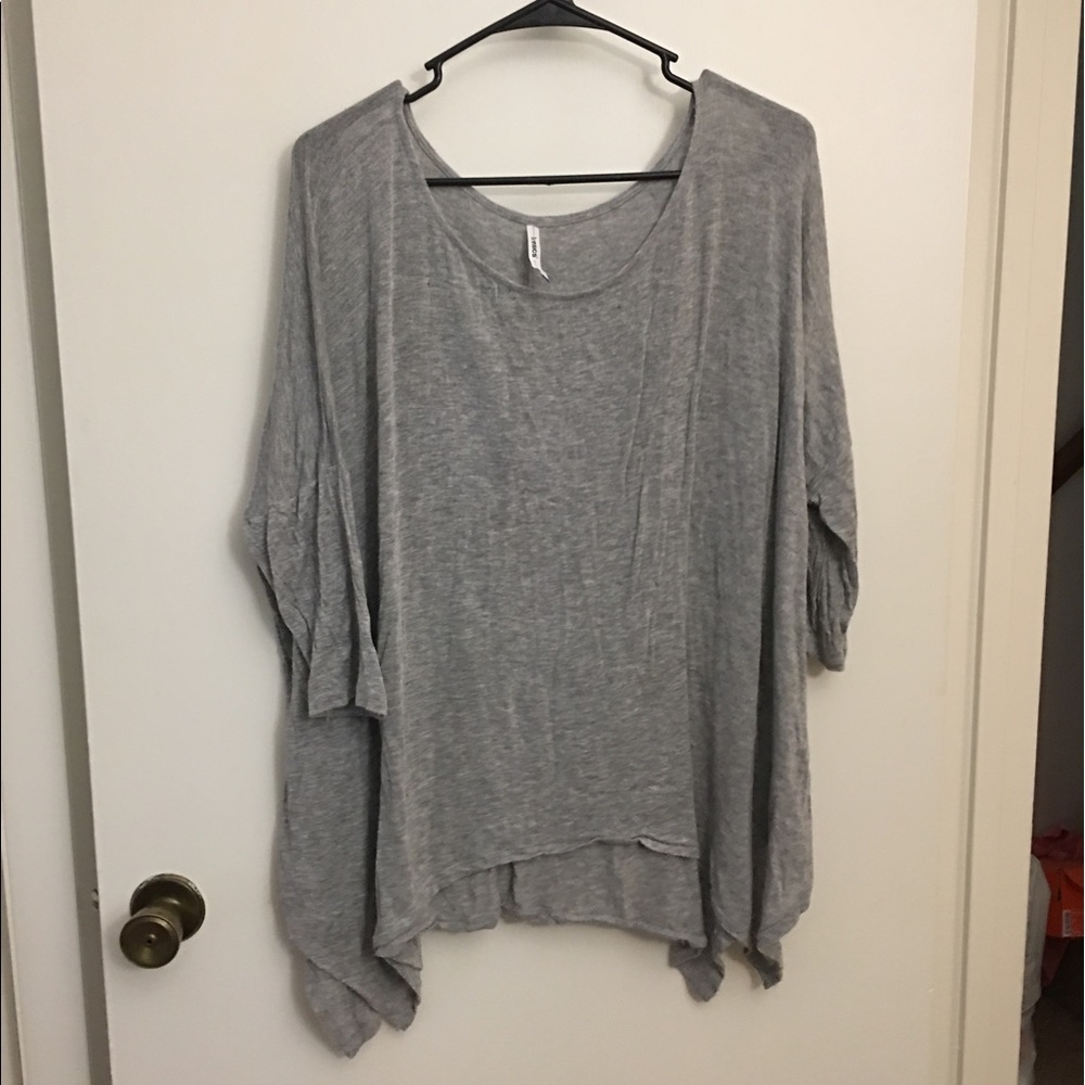 Super Flow-y, Comfy, T-Shirt Style Top!