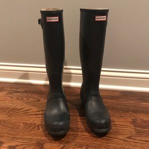 Matte navy tall hunter rain boots 8W