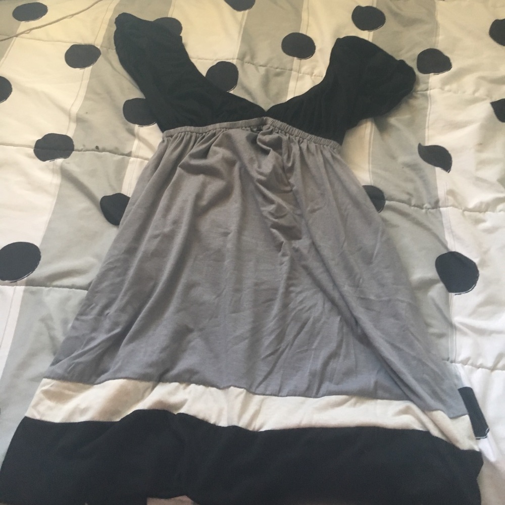 Short, short sleeve, grey, black, and white dress
