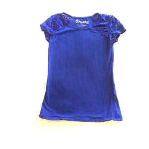 Pretty shoulder lace tight top