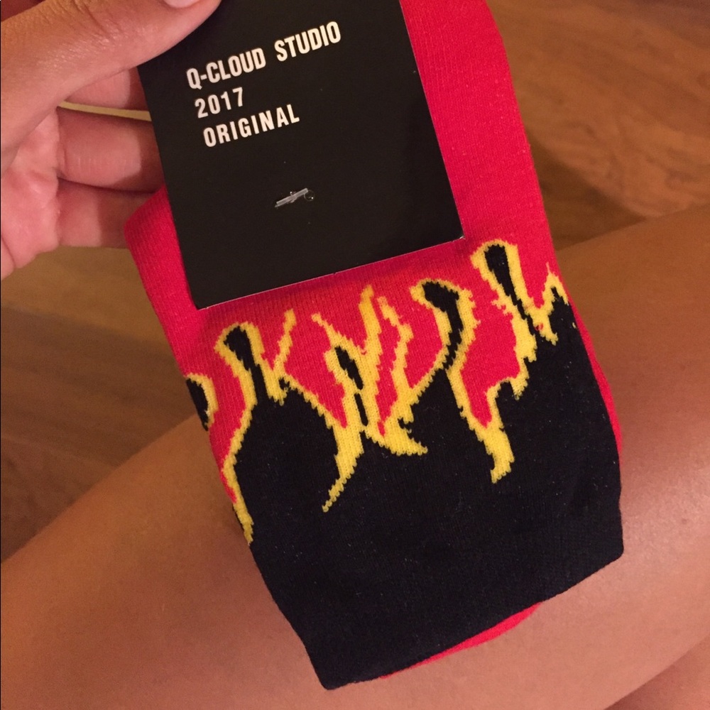 LAST ONE🔥Brand New Unisex Red Flame Socks🔥 - Picture 8 of 8