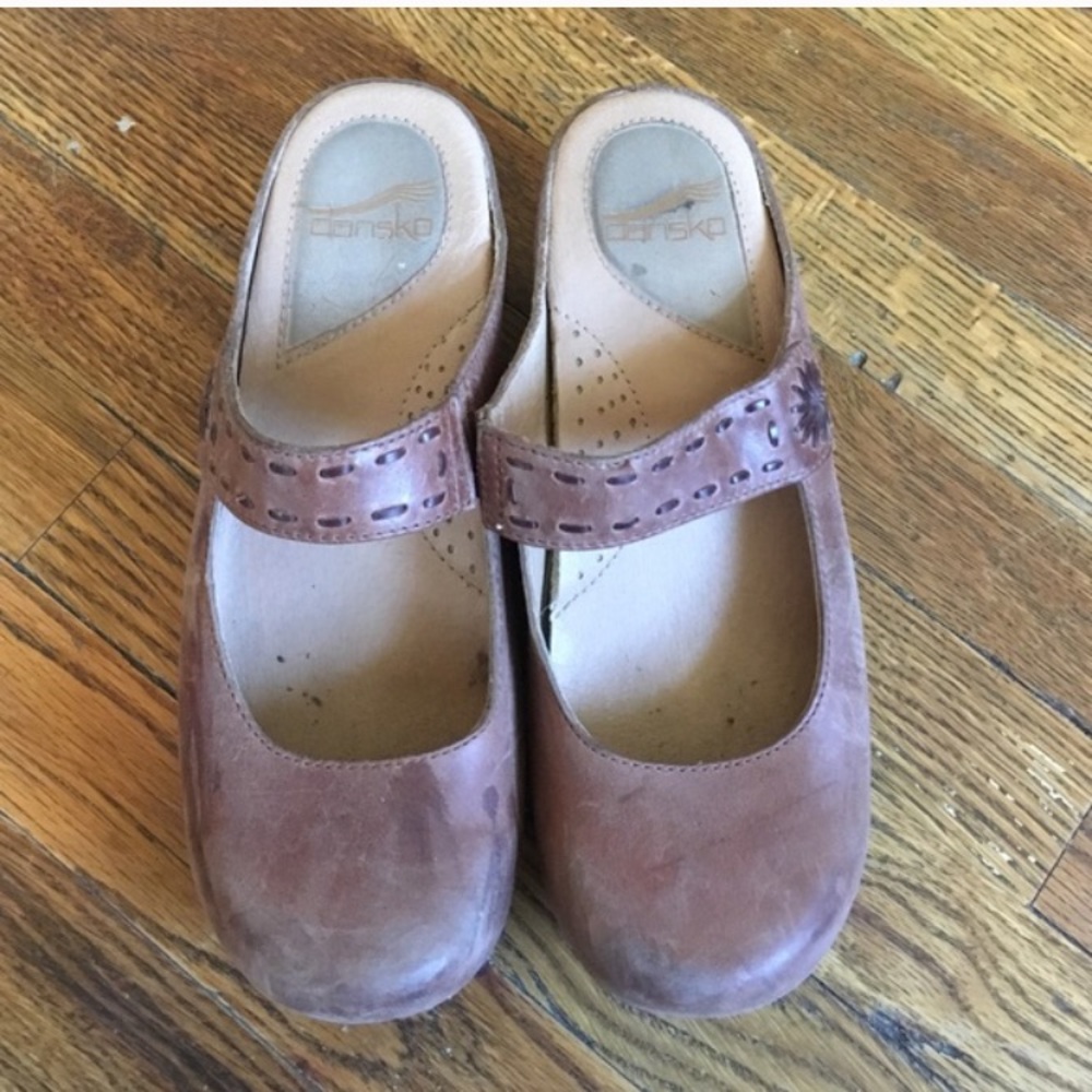 Scarf and danskos for @katenoon