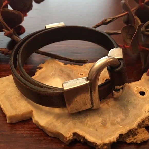 Jewelry - Double Wrap brown Vintage style w/ horseU style