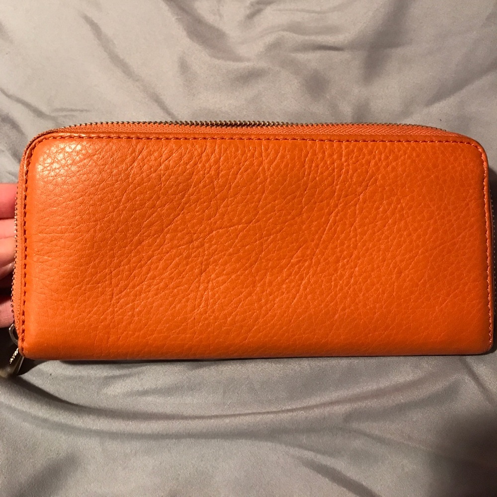 Michael Kors zip around wallet - Picture 3 of 3