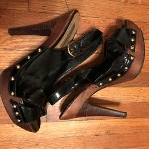 STEVE MADDEN Black patent leather stud heels