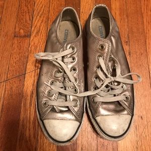 Metallic gold low converse