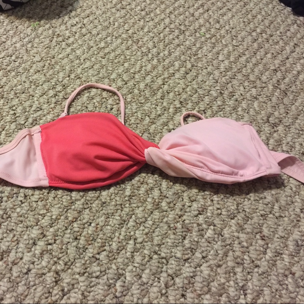 Bikini - Picture 3 of 3