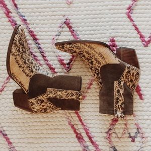 • High Ankle Boots •