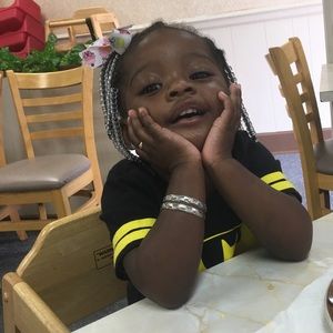 Meet your Posher, Crystal