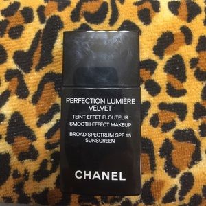 Chanel perfection lumiere velvet foundation