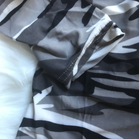 🦋 Gray Camouflage Lace-up Long Sleeve Top - Picture 8 of 8