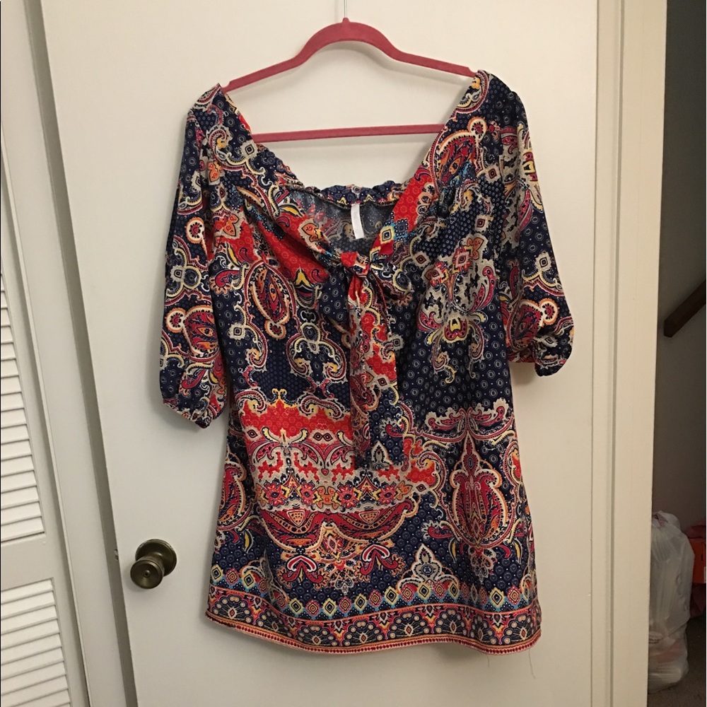 Super Cute, Off the Shoulder, Boutique Top!!