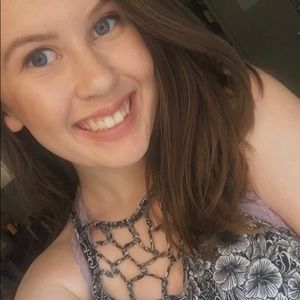 Meet your Posher, Kayla