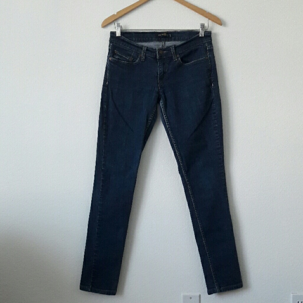 Levi Low Rise Dark Wash Jeans size 7