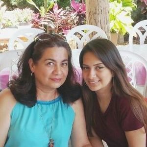 Meet your Posher, Lorena