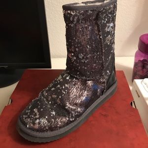 Sparkly grey winter boots