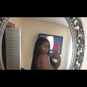 Meet your Posher, Joelle