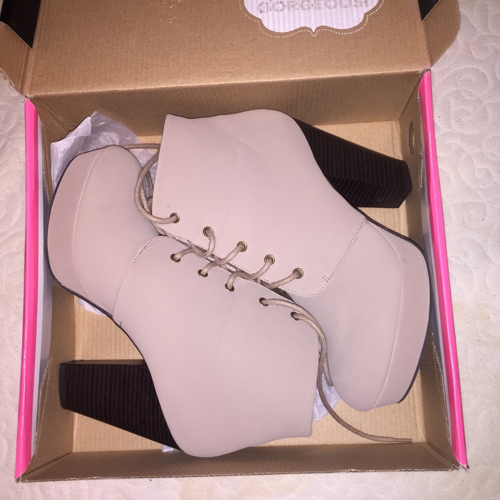 High heal booties