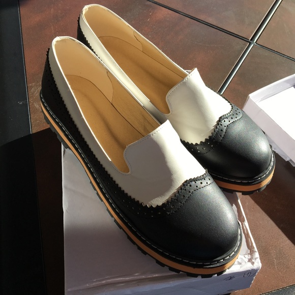 Pixie Cove Shoes Tooled Leather Black White Extra Cute Loafers