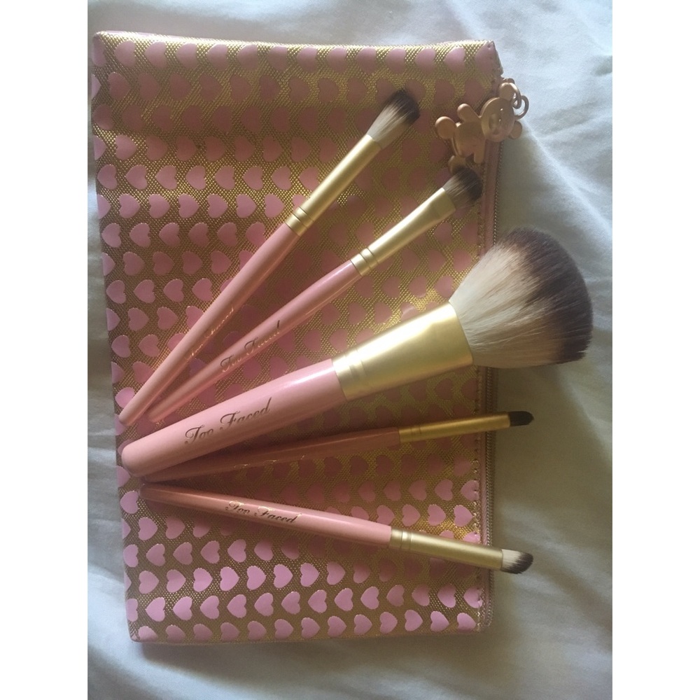 Too Faced Teddy Bear brush set LIMITED EDITION