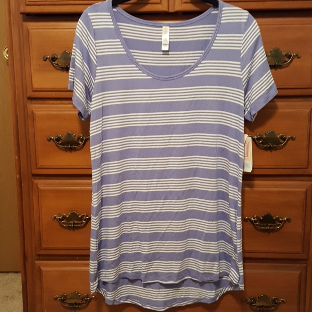 NWT Small Lularoe Classic T Lavender & White Strip