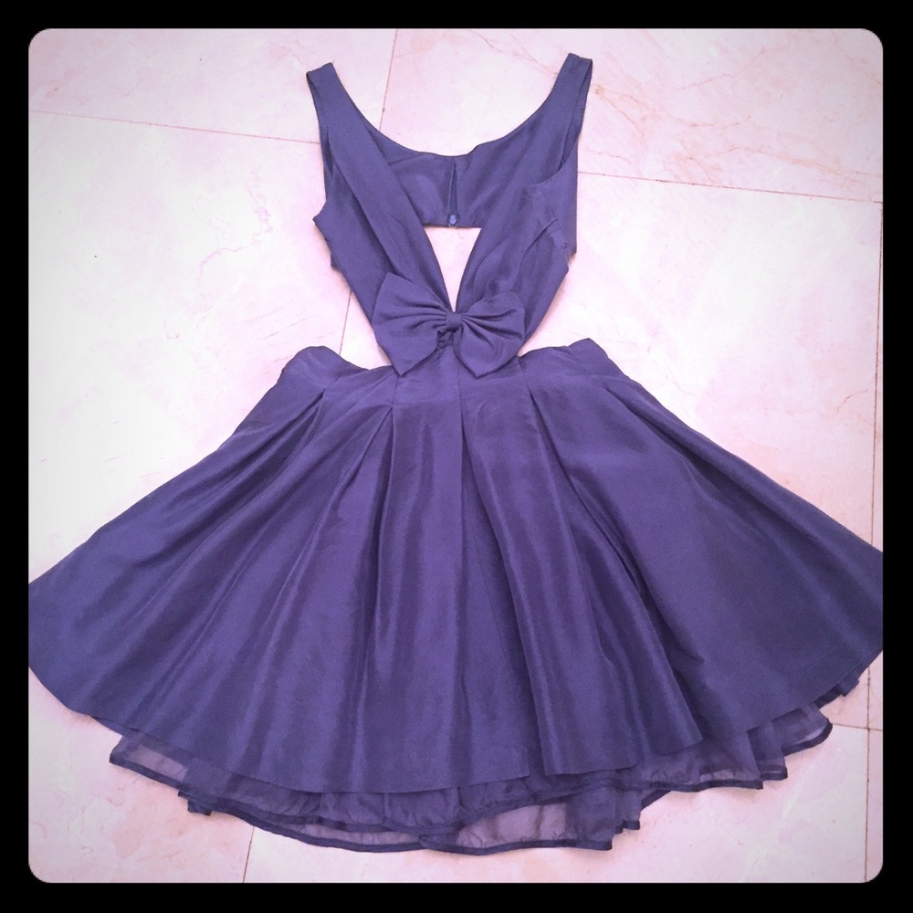 Vintage blue swirly dress!