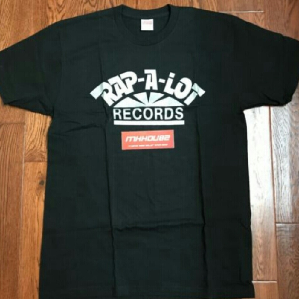 Supreme shirt