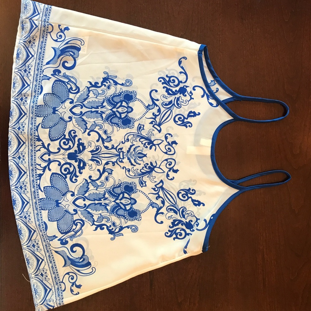 Women's Top - Picture 2 of 2