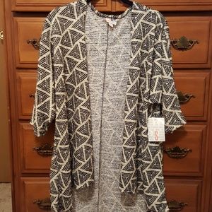 NWT Small Lindsay Kimono Cream & Black Triangles