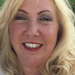 Meet your Posher, Leslie