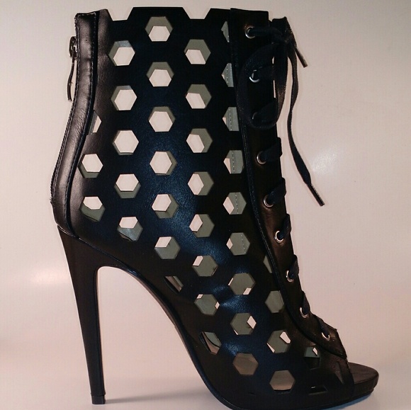 BLACK CAGED HEELS - Picture 2 of 4