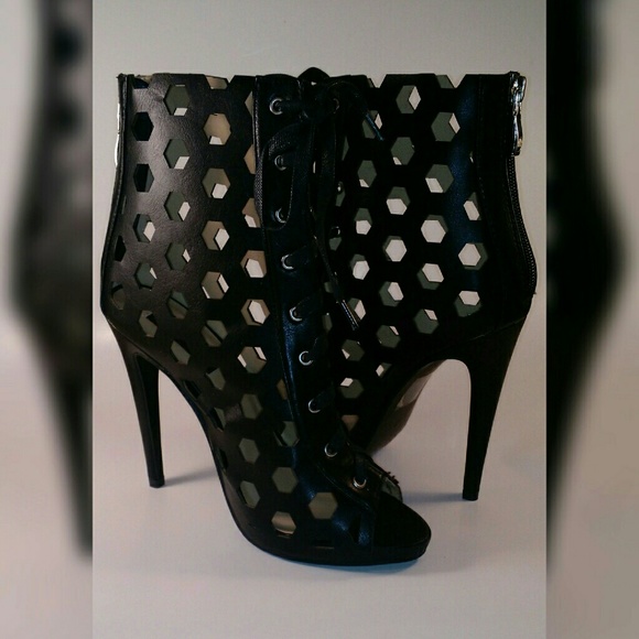 BLACK CAGED HEELS - Picture 3 of 4