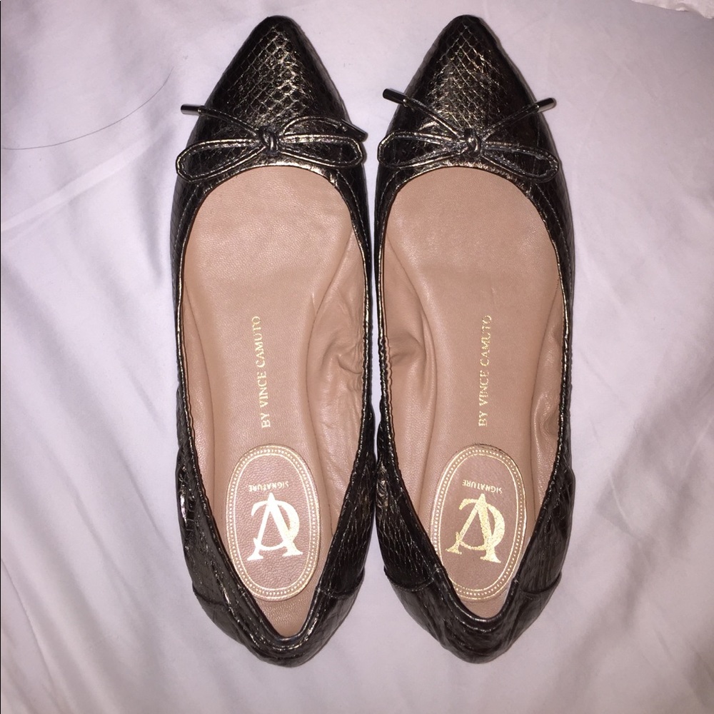 Vince Camuto Signature Chelsie flat in Bronze