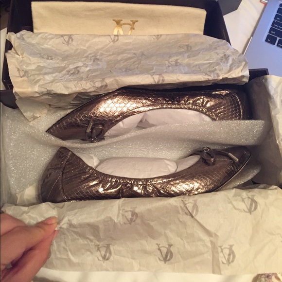 Vince Camuto Signature Chelsie flat in Bronze - Picture 5 of 7