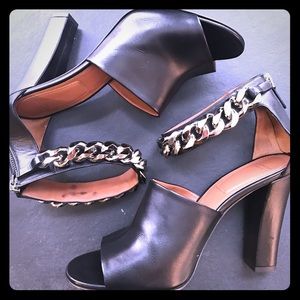 GIVENCHY Chain Black Leather Sandals