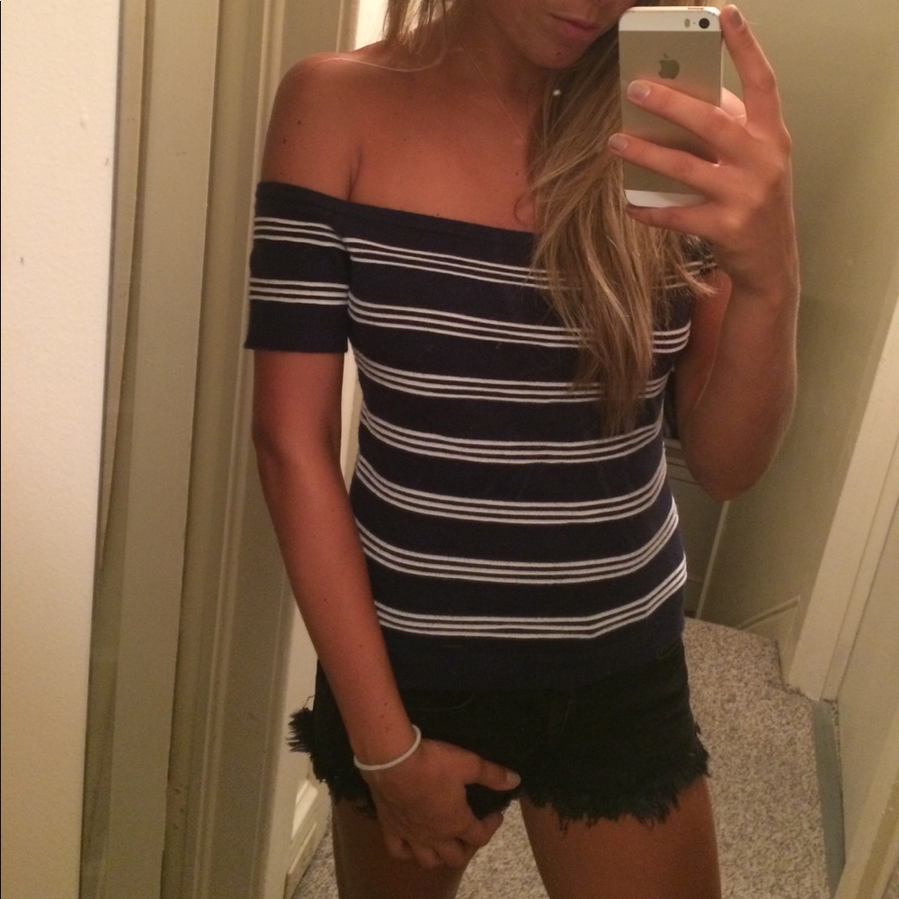 American eagle off the shoulder top