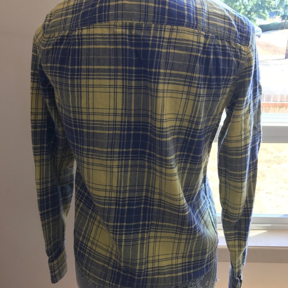 Button up - Picture 2 of 3