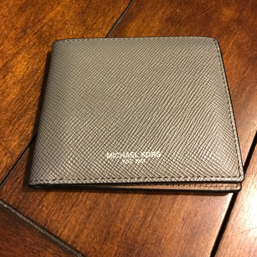 Michael kors wallet