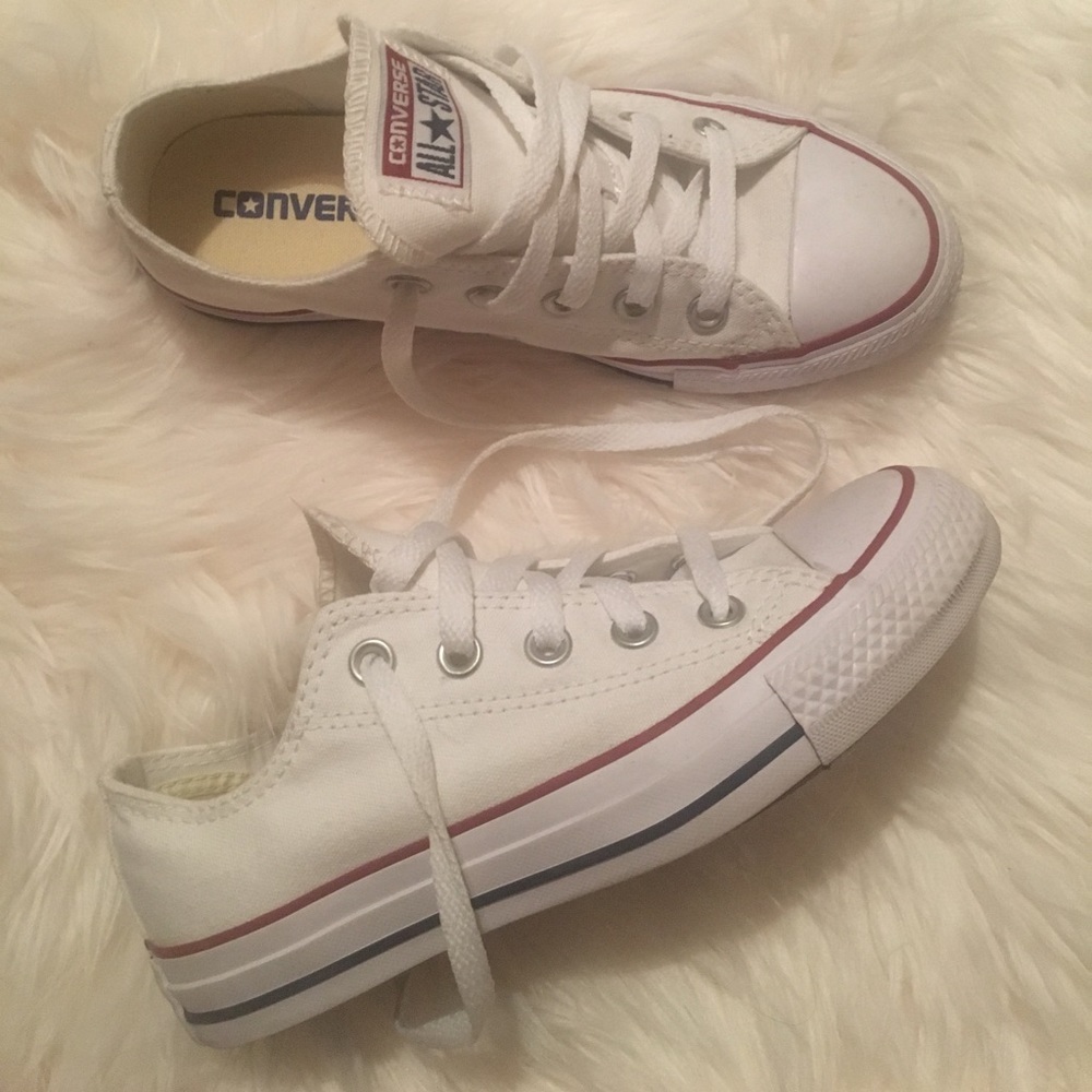 White Converse! Excellent condition!