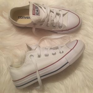 White Converse! Excellent condition!
