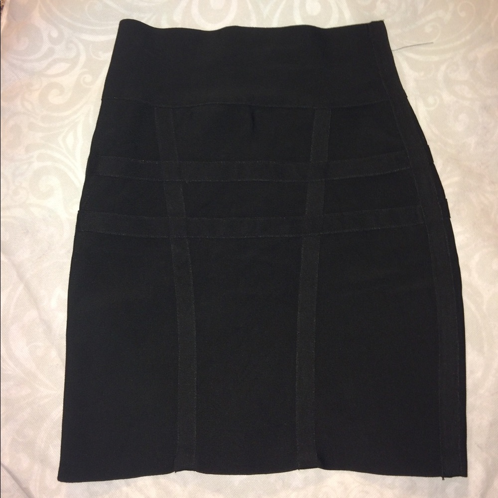Fitted Black mini skirt