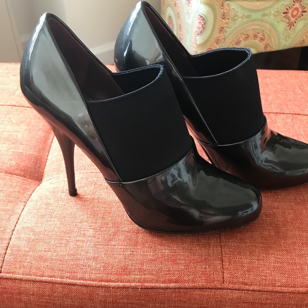 🎈SALE🎈Authentic Miu Miu heels