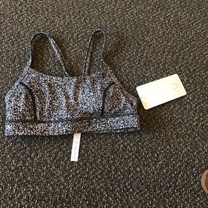 Lululemon "Rise and Run Bra" Size 6