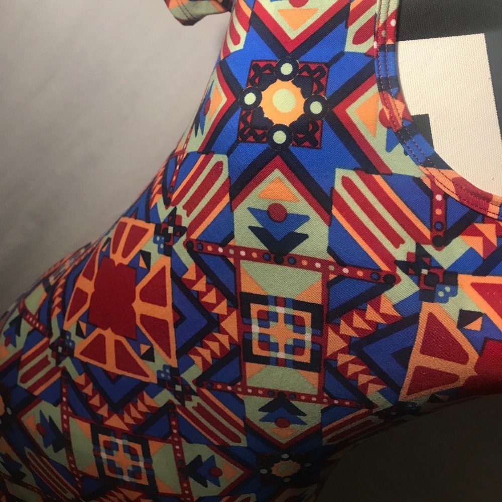 Lularoe top - Picture 2 of 3