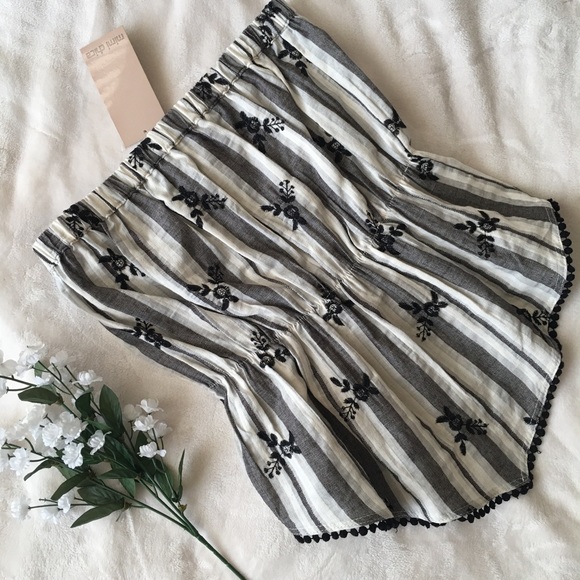 Mimi Chica Tops - NWT 🌹 Mimi Chica Tube Top