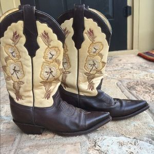 Corral cowboy boots