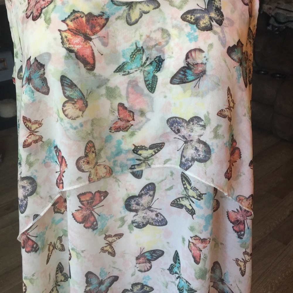 🦋GORGEOUS 🦋 BUTTERFLY DRESSY TANK TOP