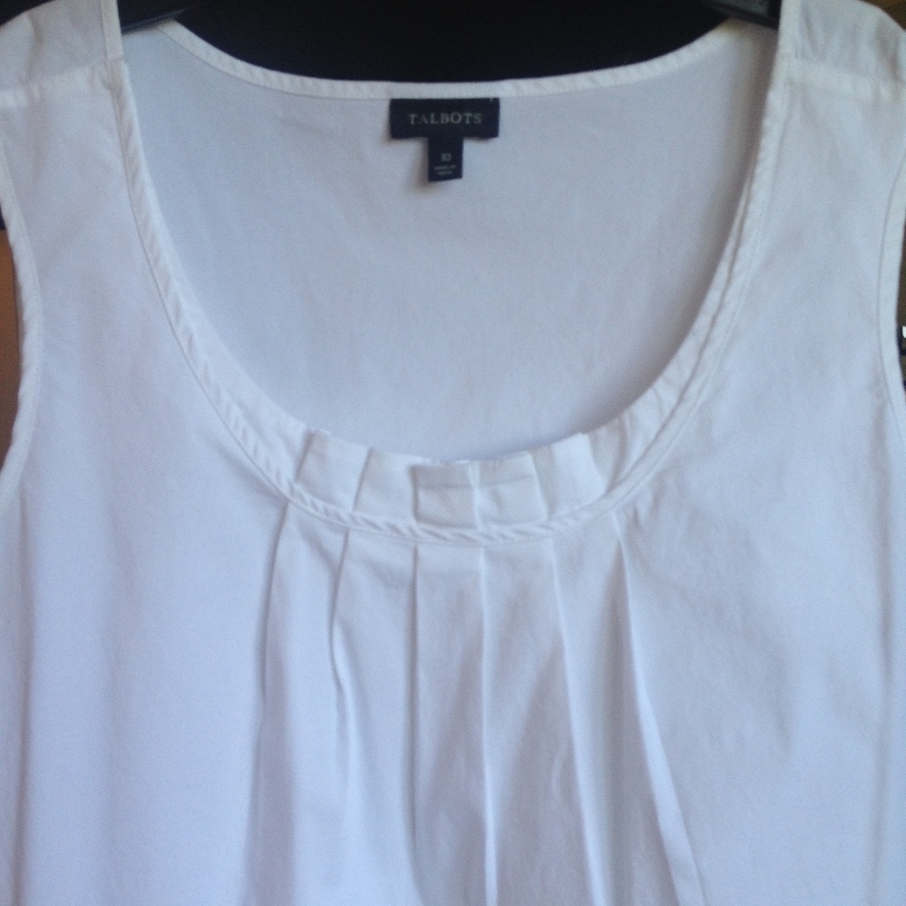 Talbots Front Pleated Sleeveless Top